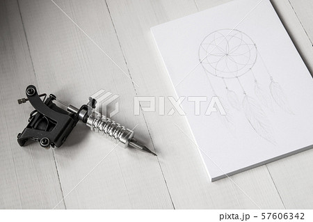tattoo artist workplace. tatto gun tattoo artist workplace. tatto gun 57606342