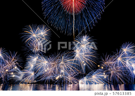 京都府 宮津市 宮津燈籠流し花火大会 比較明合成 京都府 宮津市 宮津燈籠流し花火大会 比較明合成 57613385
