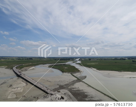 モンサンミッシェルから見たクエノン川河口の雄大な風景 57613730