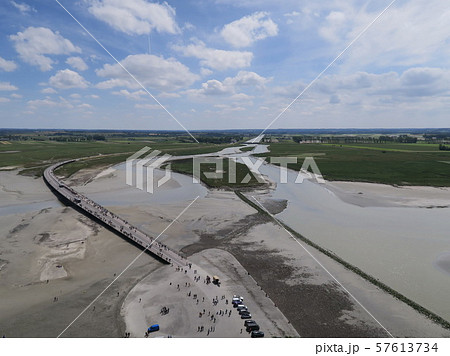 モンサンミッシェルから見たクエノン川河口の雄大な風景 57613734