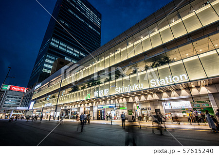 新宿駅 新南口の写真素材