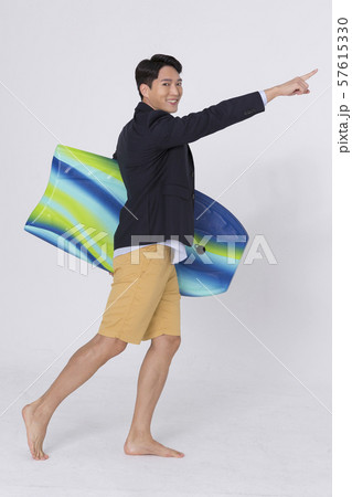 Summer holiday of attractive couple 178 57615330