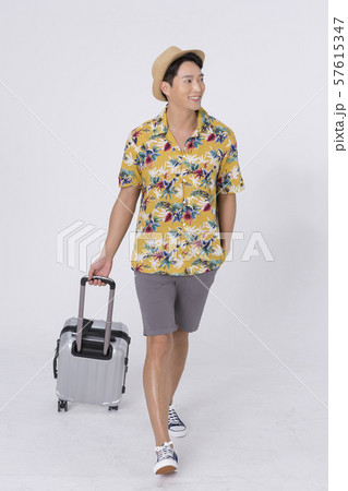 Summer holiday of attractive couple 203 57615347