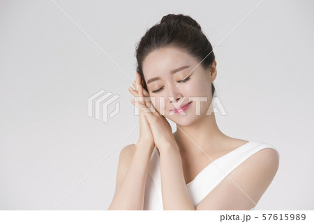 Portrait of Beautiful Young Woman 064 Portrait of Beautiful Young Woman 064 57615989