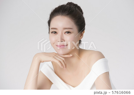 Portrait of Beautiful Young Woman 008 Portrait of Beautiful Young Woman 008 57616066