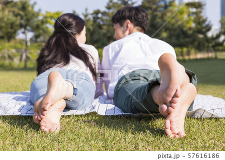 Attractive young couple in love 136 57616186