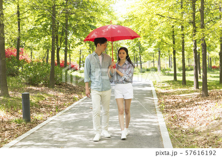Attractive young couple in love 083 Attractive young couple in love 083 57616192