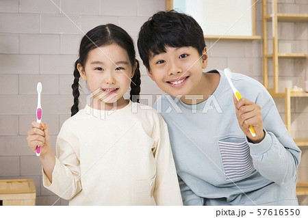 Happy and loving family 345 Happy and loving family 345 57616550