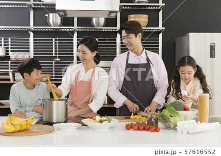 Happy and loving family 280 Happy and loving family 280 57616552