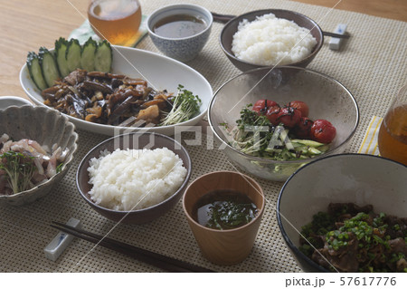 茄子の辛味噌炒めと、鯵のタタキの食卓 茄子の辛味噌炒めと、鯵のタタキの食卓 57617776