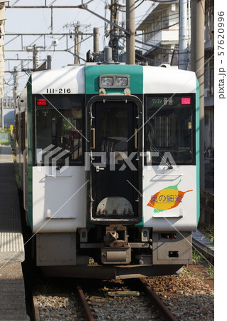 酒田駅に停車中の陸羽西線キハ110 酒田駅に停車中の陸羽西線キハ110 57620996