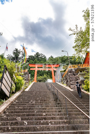 第二の大鳥居と石段 熊野那智大社  57621396