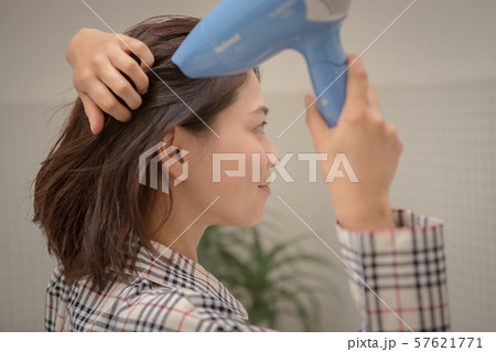 a thirty-something woman 57621771