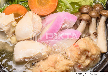 冬の味覚 鶏の水炊き 冬の味覚 鶏の水炊き 57623665
