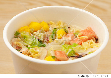 シーフードヌードル 57624251