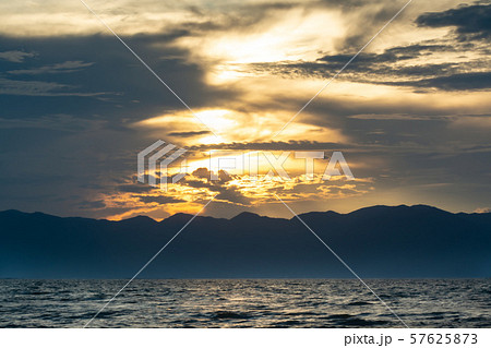 琵琶湖の夕景 琵琶湖の夕景 57625873