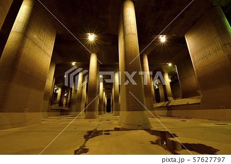 首都圏外郭放水路の調圧水槽 57627797