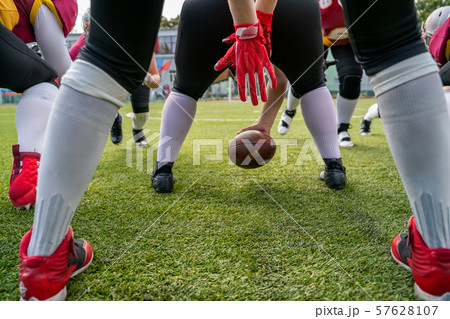 Photo of athletes playing american football on sports field Photo of athletes playing american football on sports field 57628107