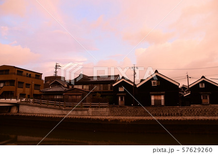 虹と河崎 57629260
