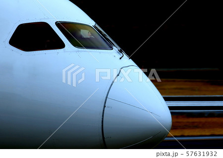 着陸した飛行機 57631932