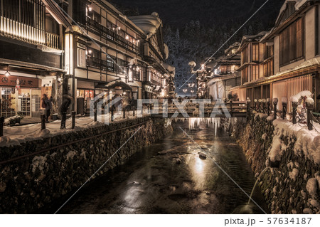 山形県・尾花沢市 冬の銀山温泉の夜景 山形県・尾花沢市 冬の銀山温泉の夜景 57634187