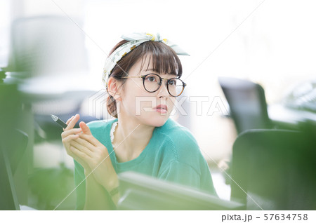 オフィス 女性 オフィス 女性 57634758