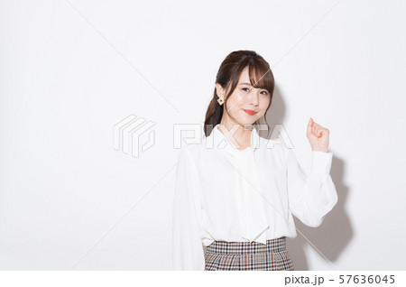 女性 ポートレート 女性 ポートレート 57636045