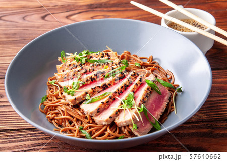 Buckwheat soba noodles with tuna 57640662