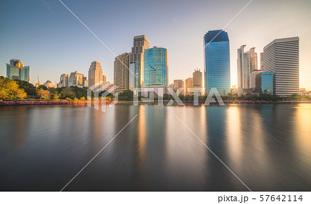 Lake in Public Park under Skyscrapers at Sunrise 57642114