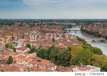 世界文化遺産 ヴェローナの街並み イタリア 世界文化遺産 ヴェローナの街並み イタリア 57643054