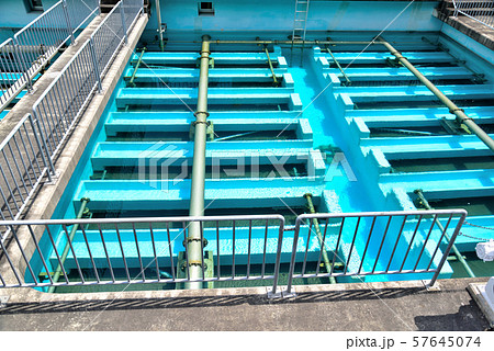 浄水場の濾過池 浄水場の濾過池 57645074