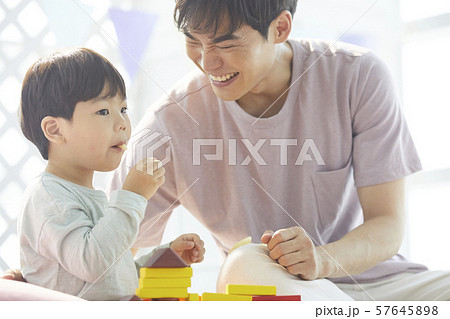 親子　ライフスタイル　おやつ 57645898