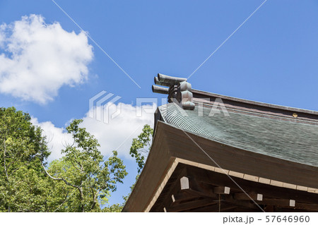 神社の屋根 神社の屋根 57646960