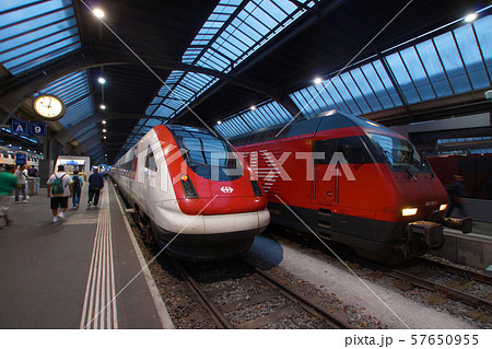 チューリッヒ(スイス)の駅 チューリッヒ(スイス)の駅 57650955