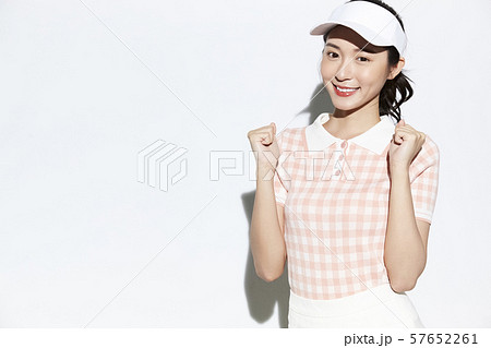 テニスウェアの女性 テニスウェアの女性 57652261