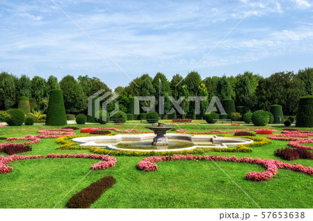 schonbrunn palace park view schonbrunn palace park view 57653638