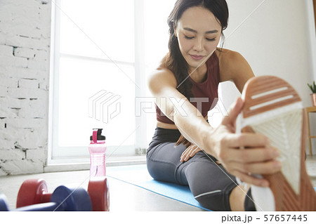 女性 アスリート 女性 アスリート 57657445