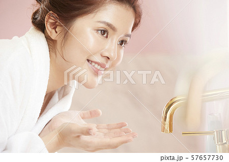 女性　ビューティー 57657730