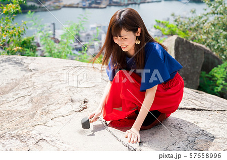 若い女性 観光 尾道 女子旅 57658996