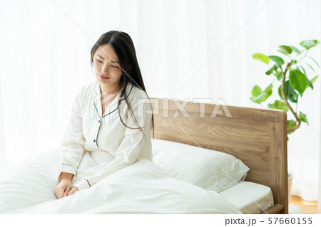 寝起き 寝起き 57660155
