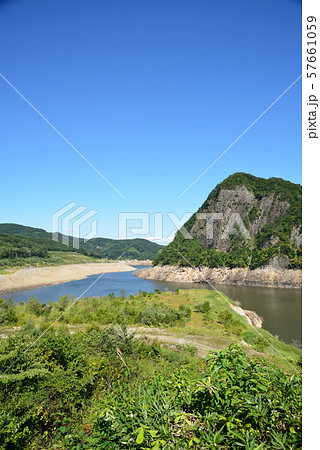 水位低下の胆沢ダム奥州湖 57661059