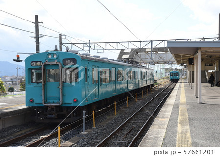 和歌山線　105系　粉河駅 57661201