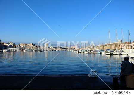 マルセイユの港と漁師 マルセイユの港と漁師 57669448