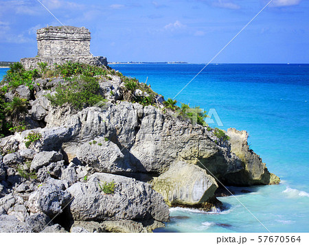 トゥルム遺跡に建つ風の神殿 57670564