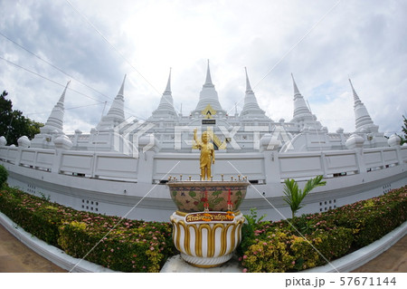 タイ・サムットプラーカーン県の美しい寺院「ワットアソカラーム」 タイ・サムットプラーカーン県の美しい寺院「ワットアソカラーム」 57671144