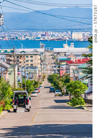 北海道函館 元町の坂のある風景 [姿見坂] 57673167