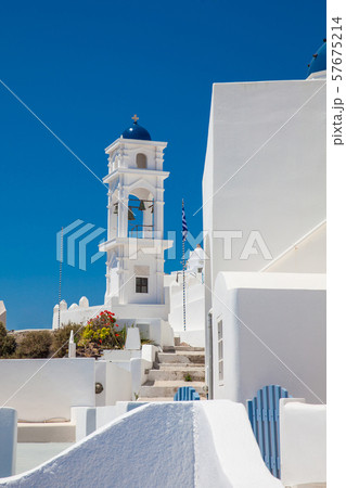 Typical alleys of the beautiful cities of Santorini Island Typical alleys of the beautiful cities of Santorini Island 57675214
