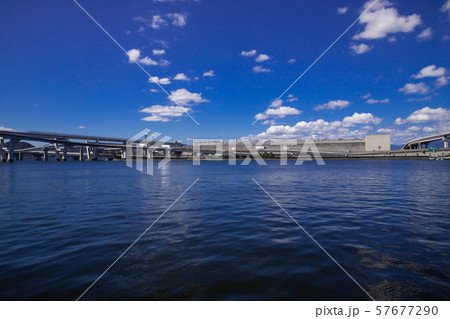 青空と海上横断高速道路 青空と海上横断高速道路 57677290