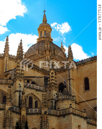 セゴビア大聖堂 57677518