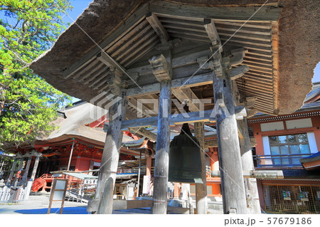 羽黒山　鐘楼と建治の大鐘（国の重要文化財） 57679186